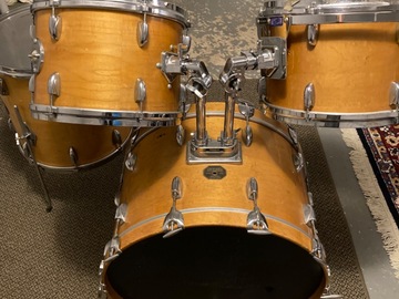 Selling with online payment: VINTAGE GRETSCH DRUMS 