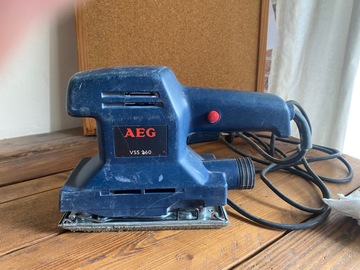 Te koop : Ponceuse à bande électrique