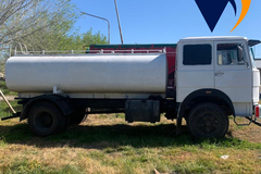 En alquiler: CAMION REGADOR 10.000LT