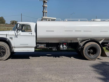 En alquiler: CAMION REGADOR DE AGUA 10.000LT
