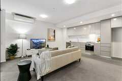 Renting out:  Sydney NSW ,Sydney Emporium Furnished One Bedroom Study Apartmen