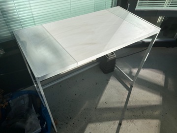 Selling: Masku white table/desk - €5,00