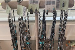 Comprar ahora: NWT 400 piece high end sample jewelry lot