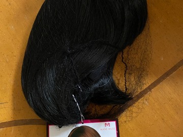 Selling with online payment: Pose Wigs Petite in Midnight (Blunt Bob with Bangs)