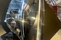 Selling with online payment: 2022 - 2023 Toyota Corolla Cross - Left Headlight 