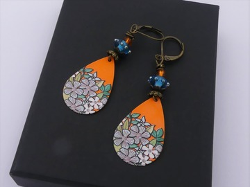 Vente au détail: Boucles d'oreilles impressions sur métal, perles verre filé
