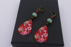 Vente au détail: Boucles d'oreilles impressions sur métal, perles verre
