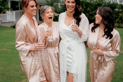 Selling: Le Rose Lace Bridal Robe 
