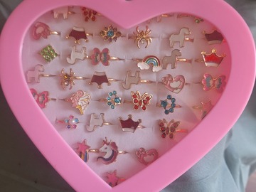 Bulk Lots: 36 Character Rings w/ Heart Display