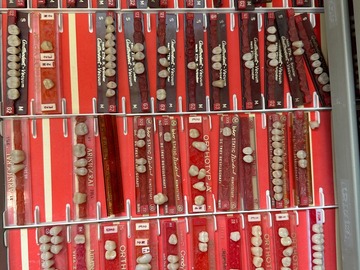 Gebruikte apparatuur: Prothese tanden