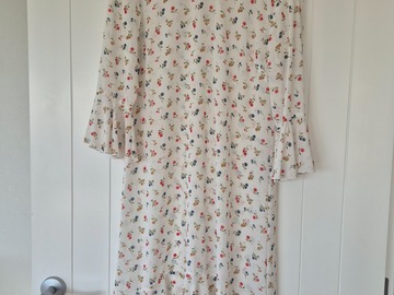 Selling: Floral dress