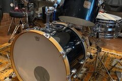 Selling with online payment: Gretsch USA Custom 14x22 80s bass drum 