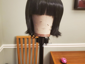 Selling with online payment: Short Black Wig