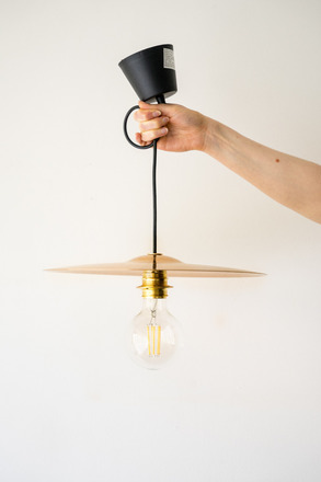 Lampe plafonnier suspension réalisée avec une cymbale