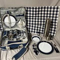 Renting out with online payment: Swiss Gear Picnic Set