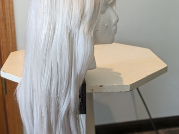 Selling with online payment: Long Silver Wig (Arda)
