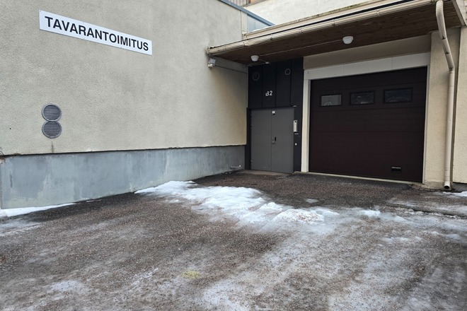Sörnäisten Rantatie 25 - Taide- ja työtiloja