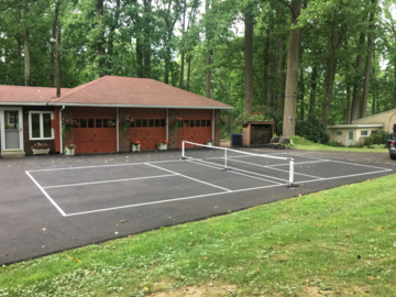 Renting out with online payment: Pickleball Package - Paddles, Balls, Net and Taping Service