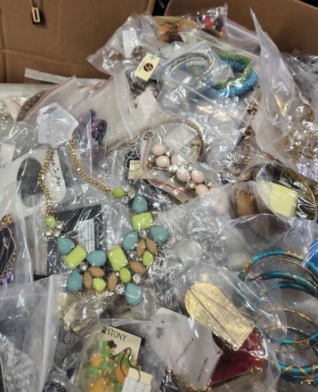 HIGH END BOUTIQUE JEWELRY 500pcs - BEST STYLES - FRESH NEW INVENT