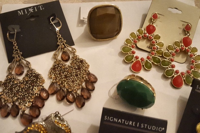 50 Pair All Designer & Name Brand Earrings and more styles