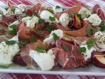 Actualité: Nectarine and Mozzarella salad