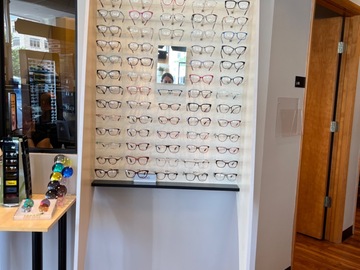 Selling with online payment: Eye Designs optical displays