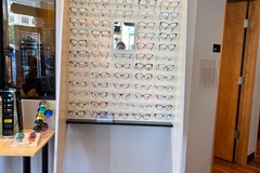 Selling with online payment: Eye Designs optical displays