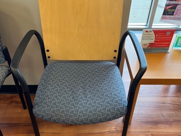 Selling with online payment: Waiting room chairs