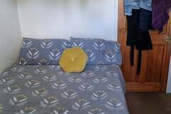Room Available: Double Room - Female - Earlsfield, London