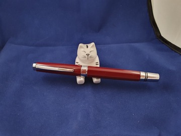 Renting out: TWSBI Classic in burgundy (M nib)
