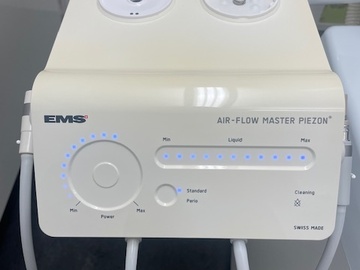 Gebruikte apparatuur: EMS Air-Flow Master Piezon