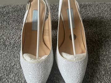Selling: Charlotte Mills ‘Jill’ Pearl Encrusted Pointed Block Heel