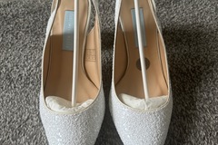 Selling: Charlotte Mills ‘Jill’ Pearl Encrusted Pointed Block Heel