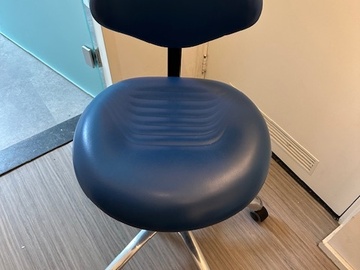 Gebruikte apparatuur: Behandelstoel in zeer goede staat