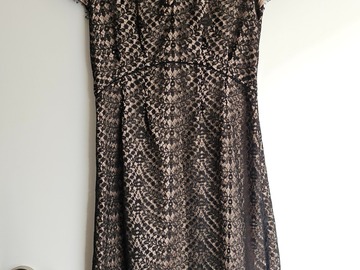 Selling: Beautiful lace dress