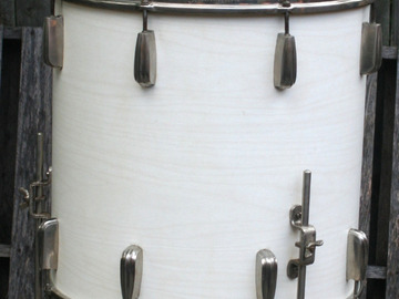 Selling with online payment: 1940s Slingerland Radio King 13 & 16 toms