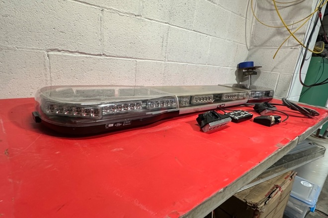 Ecco(Code 3) Axios 14 Series 54” Amber Lightbar System