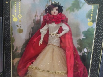 Selling with online payment: Snow White Ultimate Princess Celebration Limited Edition Doll