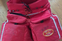 Verkaufen mit Online-Zahlungen: Goalie  "John  Brown" customers made rot