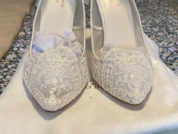 Selling: Bella Belle Unworn Lace Heels 