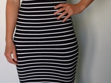 Vente: ROBE RAYEE NOIRE ET BLANCHE TAILLE 36