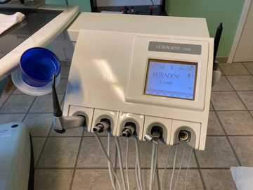 Gebruikte apparatuur: Ultradent unit (weinig gebruikt)