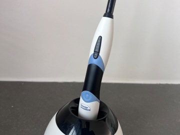 Gebruikte apparatuur: Uithardingslamp  Bluephase style met nieuwe batterij