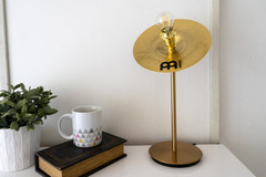 Vente au détail: Lampe dorée avec disque splash