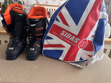 Winter sports: Salomon ski boots with boot bag 26/26.5