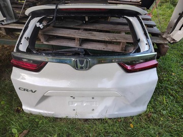 Selling with online payment: 2017 to 2022 Honda CRV - Tailgate