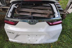 Selling with online payment: 2017 to 2022 Honda CRV - Tailgate