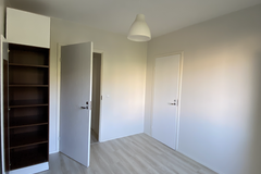 Annetaan vuokralle: Room in shared apt 
