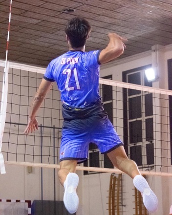 Volleyball lessons from a college and pro level person 