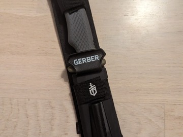 Uthyres (per vecka): Gerber Survivar Knife monitoimi puukko
